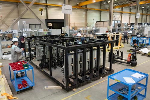 共话中国经济新机遇 专访匈牙利经济部长纳吉，解析电动汽车技术是机遇而非威胁